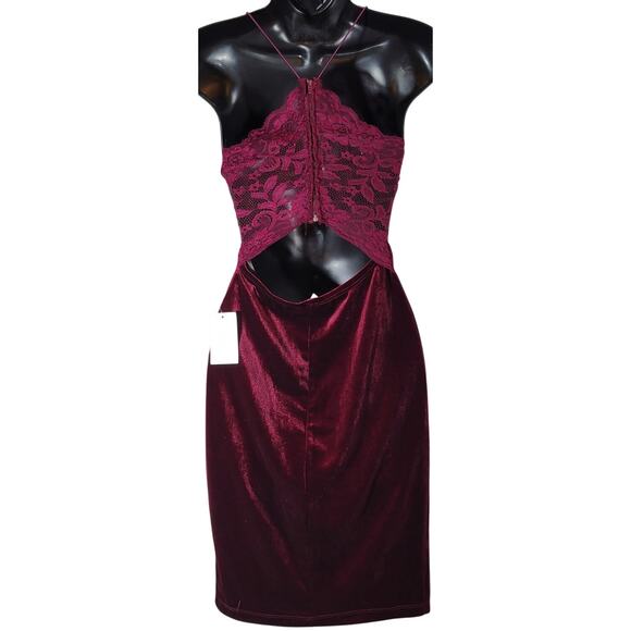 B. Darlin Spaghetti Strap V-Neck Lace Bra-Back Velvet Sheath Dress in Wine NWT - Picture 2 of 11
